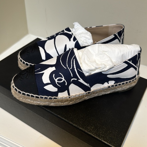 Brand new Chanel shoes - Picture 4 of 5